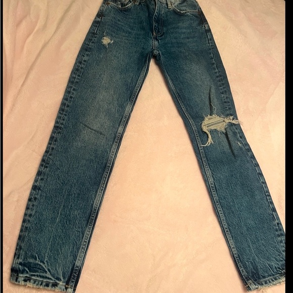 Zara - Picture 2 of 4